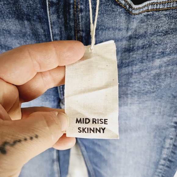 ZARA | Z1975 denim mid rise skinny frayed/raw hem jeans - Picture 9 of 11